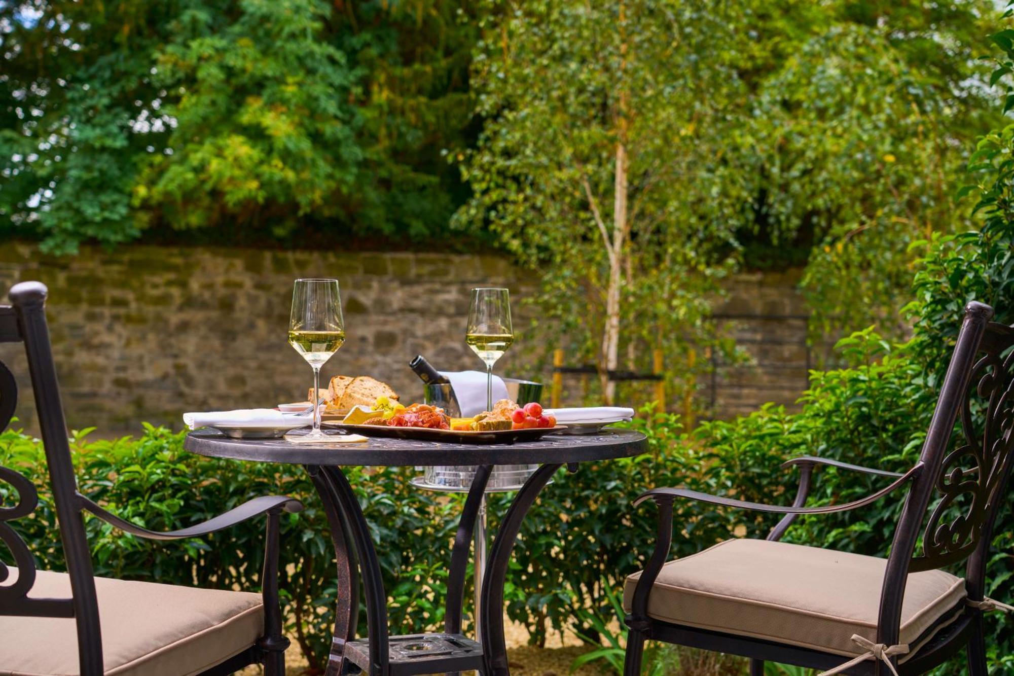 Carton House A Fairmont Managed Hotel Maynooth Luaran gambar A patio set