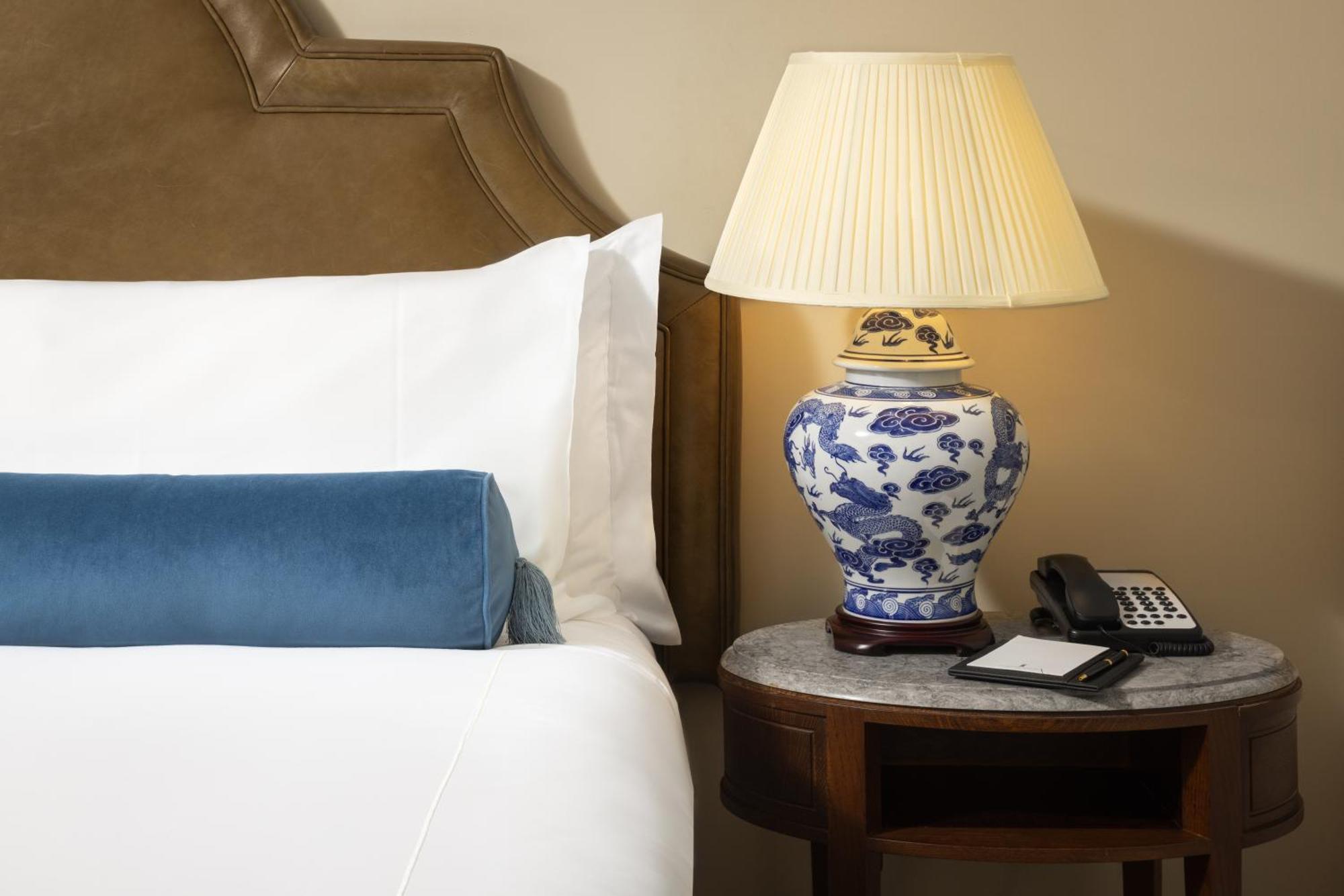 Carton House A Fairmont Managed Hotel Maynooth Luaran gambar A lampshade